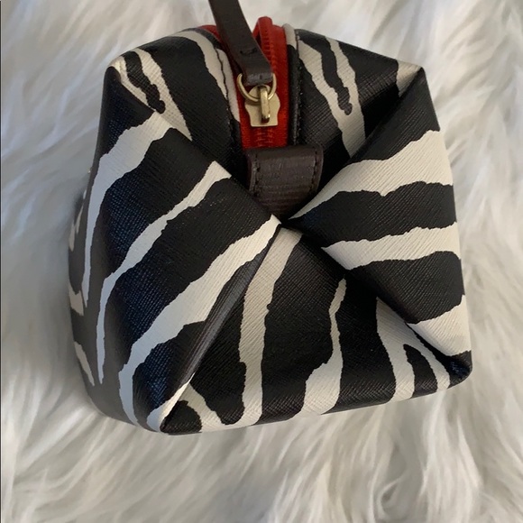 Zebra Print Makeup Bag - Picture 4 of 4